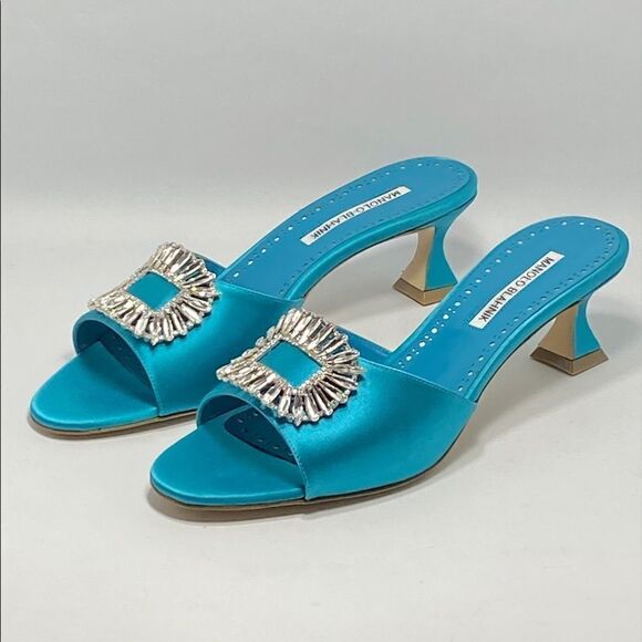 Manolo Blahnik Laalita 50 Embellished Buckle Satin Mules size 39.5 - Picture 2 of 13